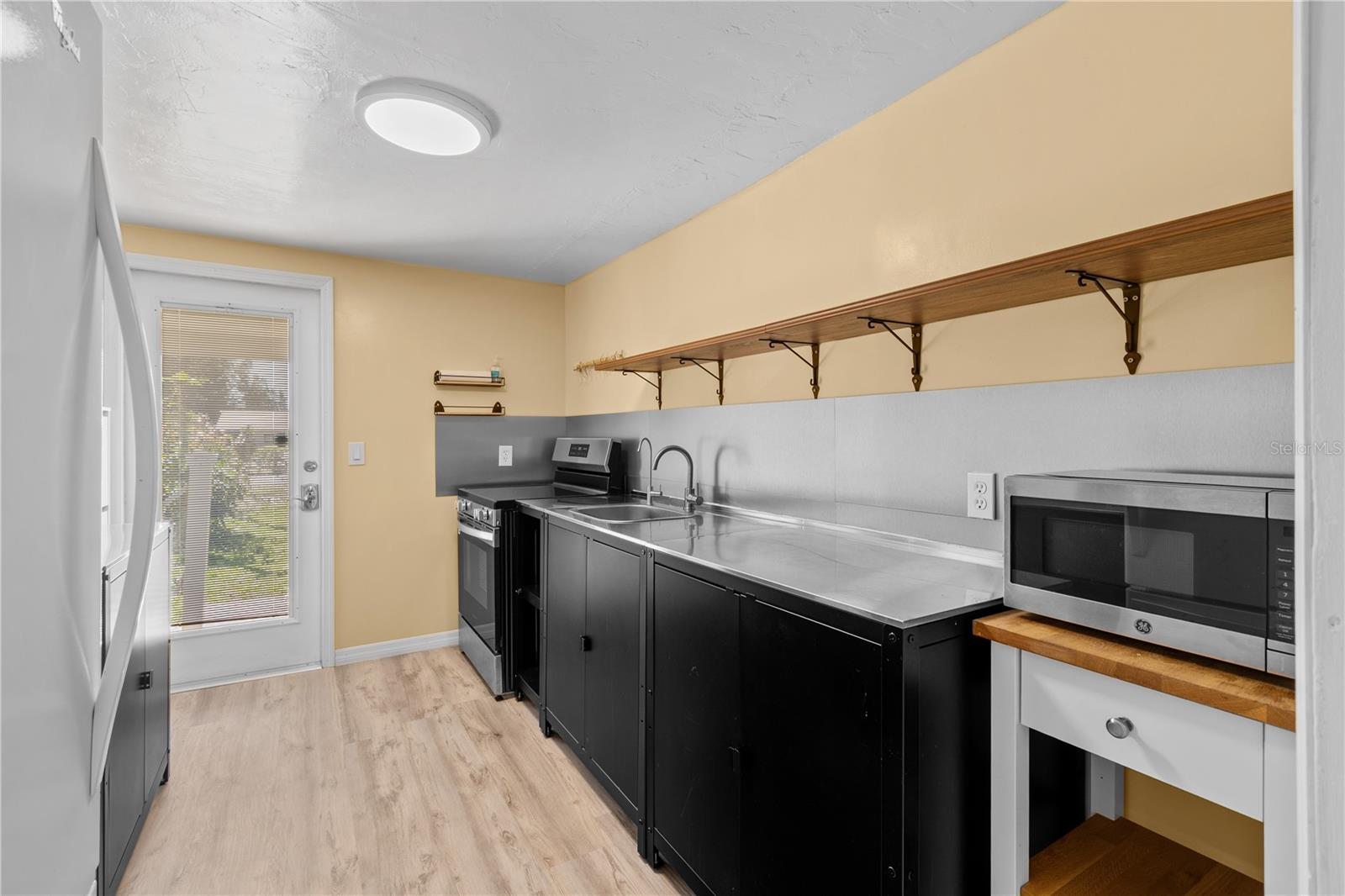 Image 26 of 79 For 2303 45th Street E