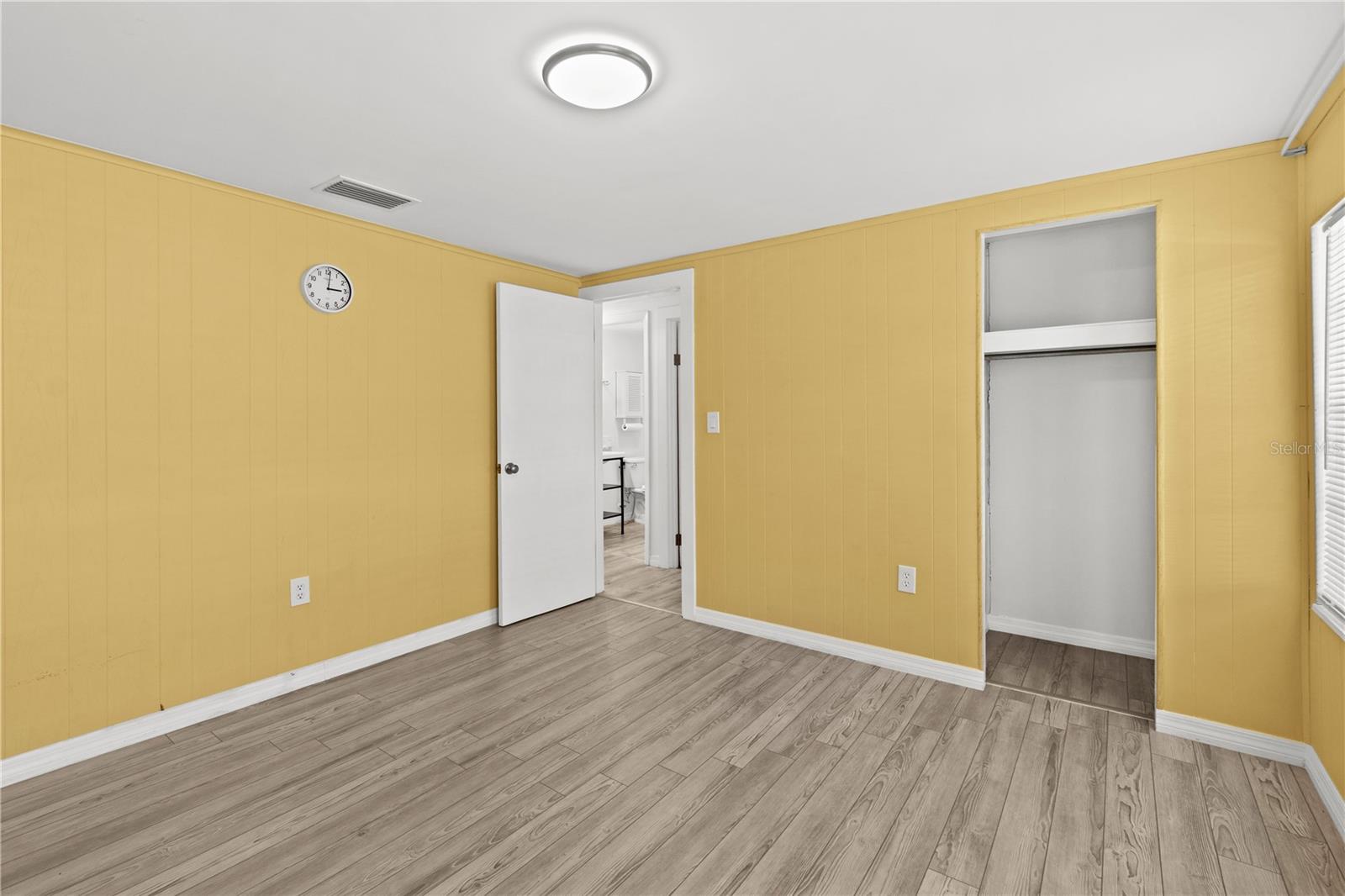 Image 33 of 79 For 2303 45th Street E