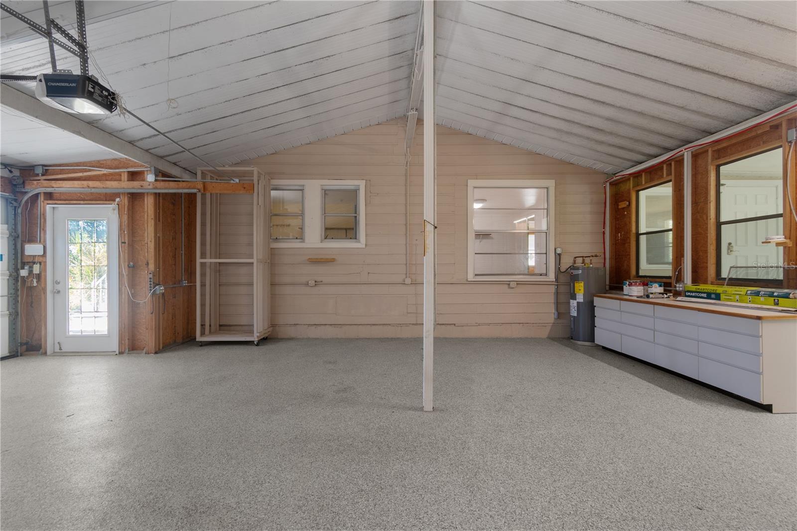 Image 44 of 79 For 2303 45th Street E