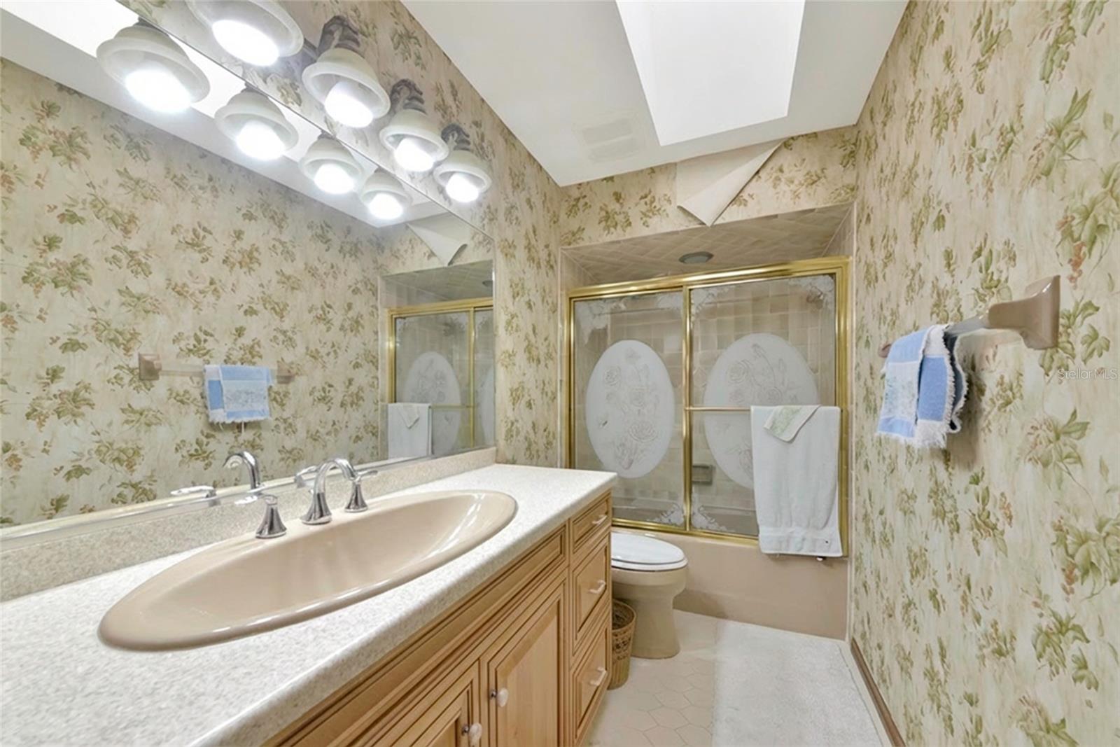 Image 16 of 39 For 1316 Riverview Circle