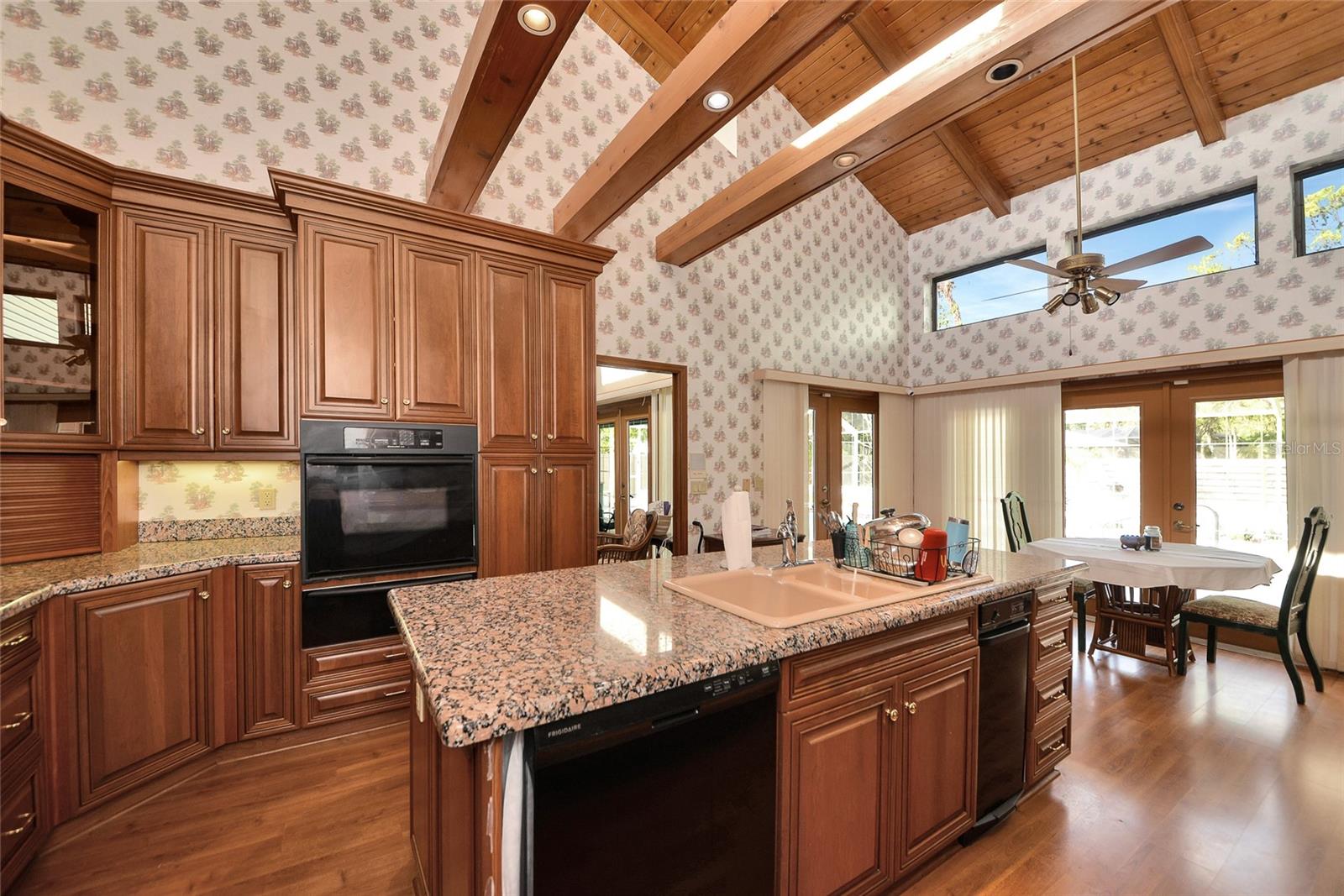 Image 21 of 39 For 1316 Riverview Circle