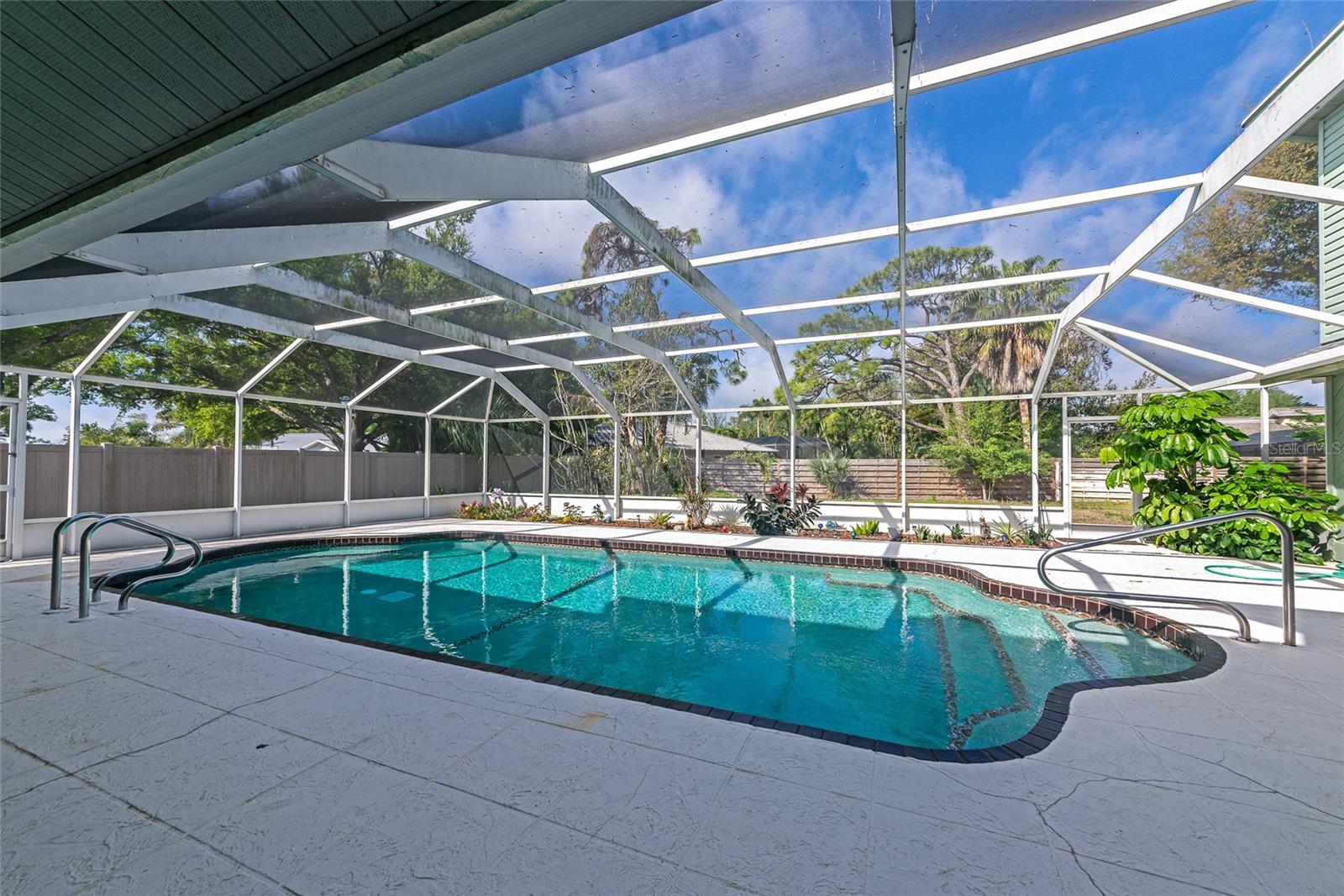 Image 33 of 39 For 1316 Riverview Circle