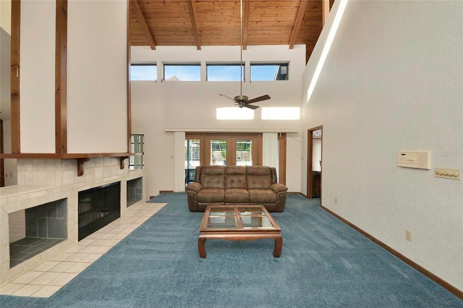 Image 4 of 39 For 1316 Riverview Circle