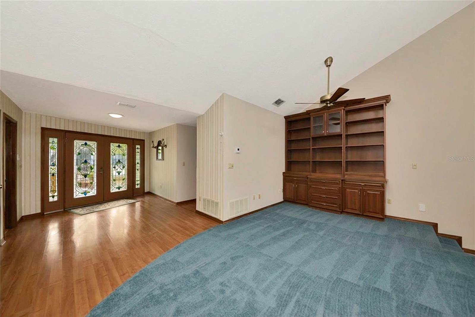 Image 7 of 39 For 1316 Riverview Circle