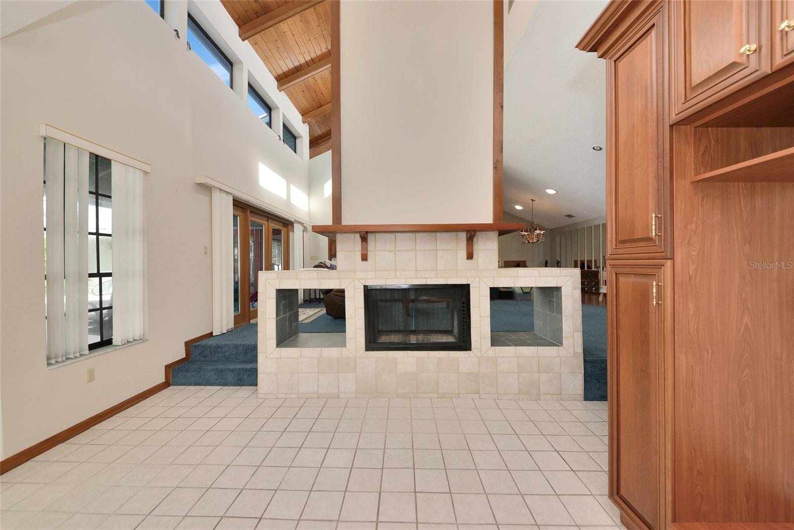 Image 8 of 39 For 1316 Riverview Circle