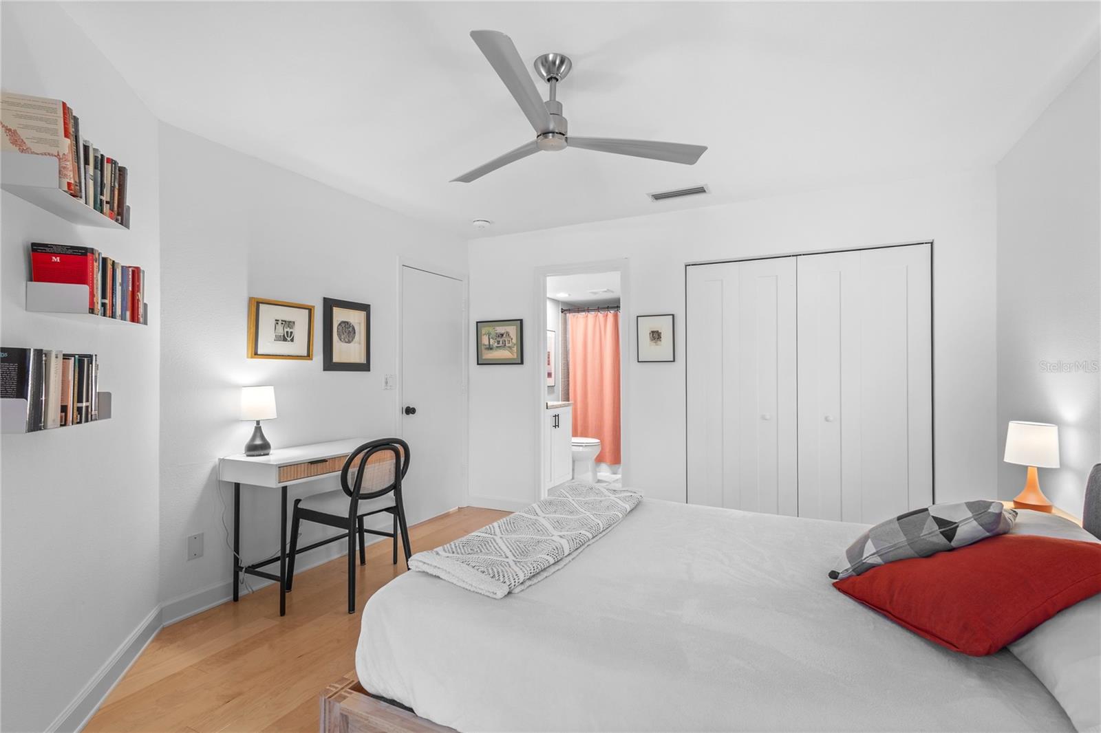 Image 20 of 33 For 5226 Landings Boulevard 102