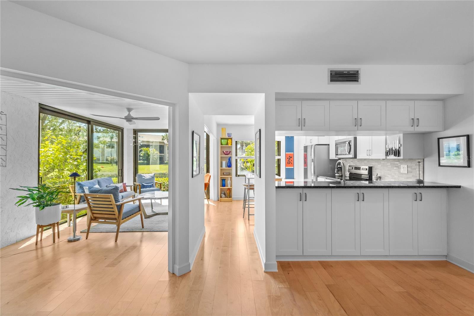 Image 7 of 33 For 5226 Landings Boulevard 102