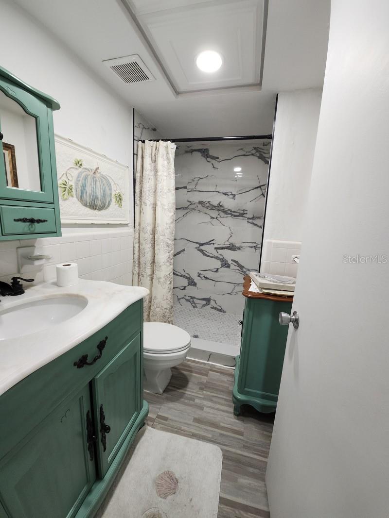 Image 5 of 7 For 300 64th Avenue 426