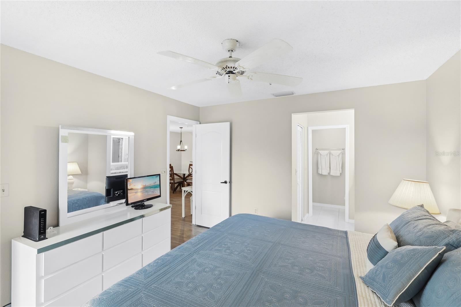 Image 16 of 38 For 6501 Stone River Road 302