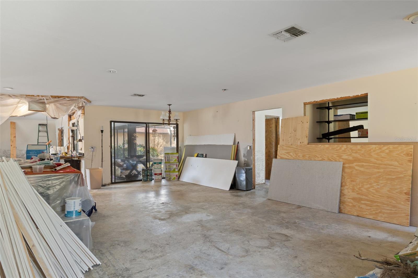 Image 11 of 39 For 5060 Stetson Point Drive