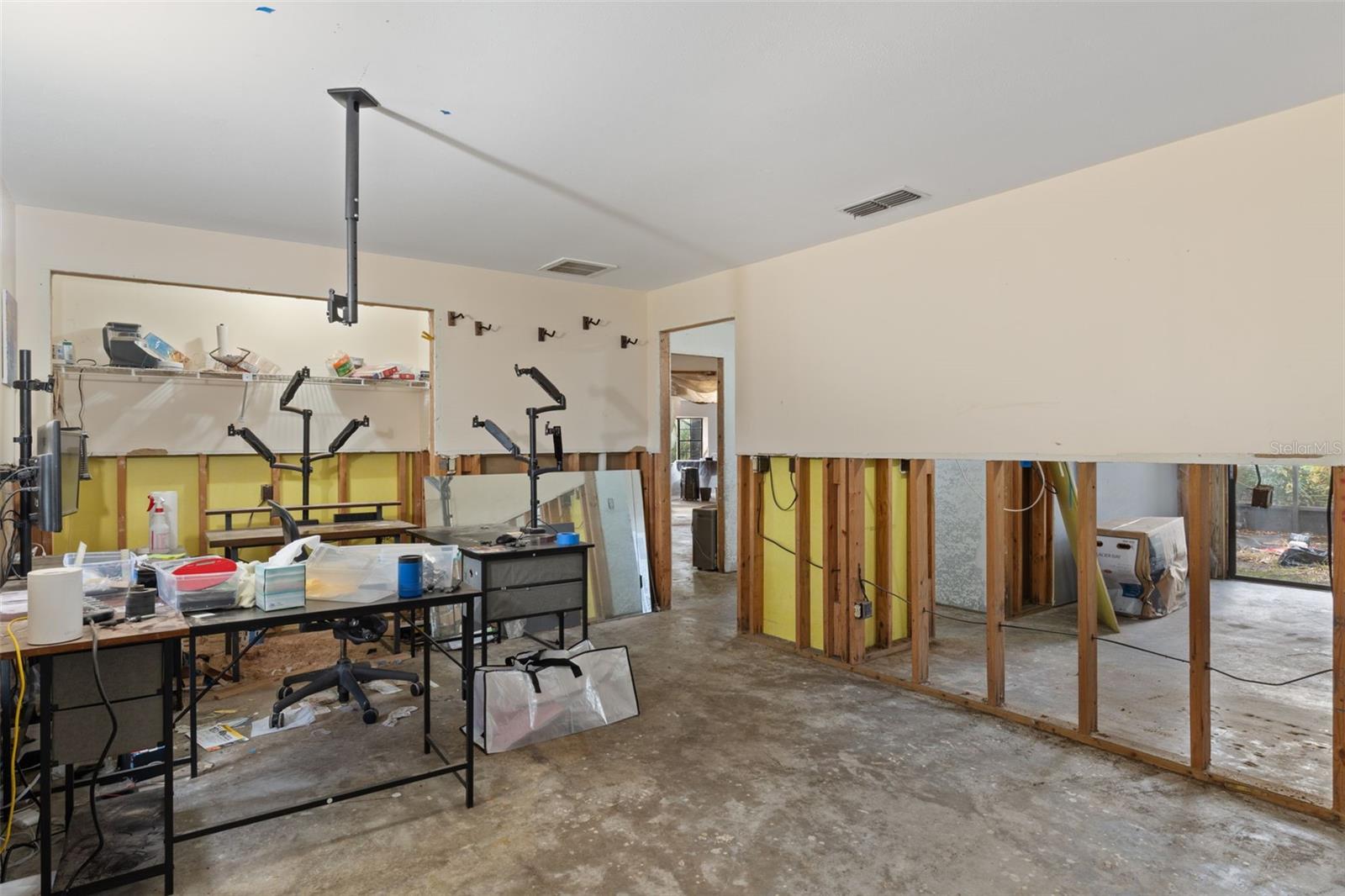 Image 22 of 39 For 5060 Stetson Point Drive