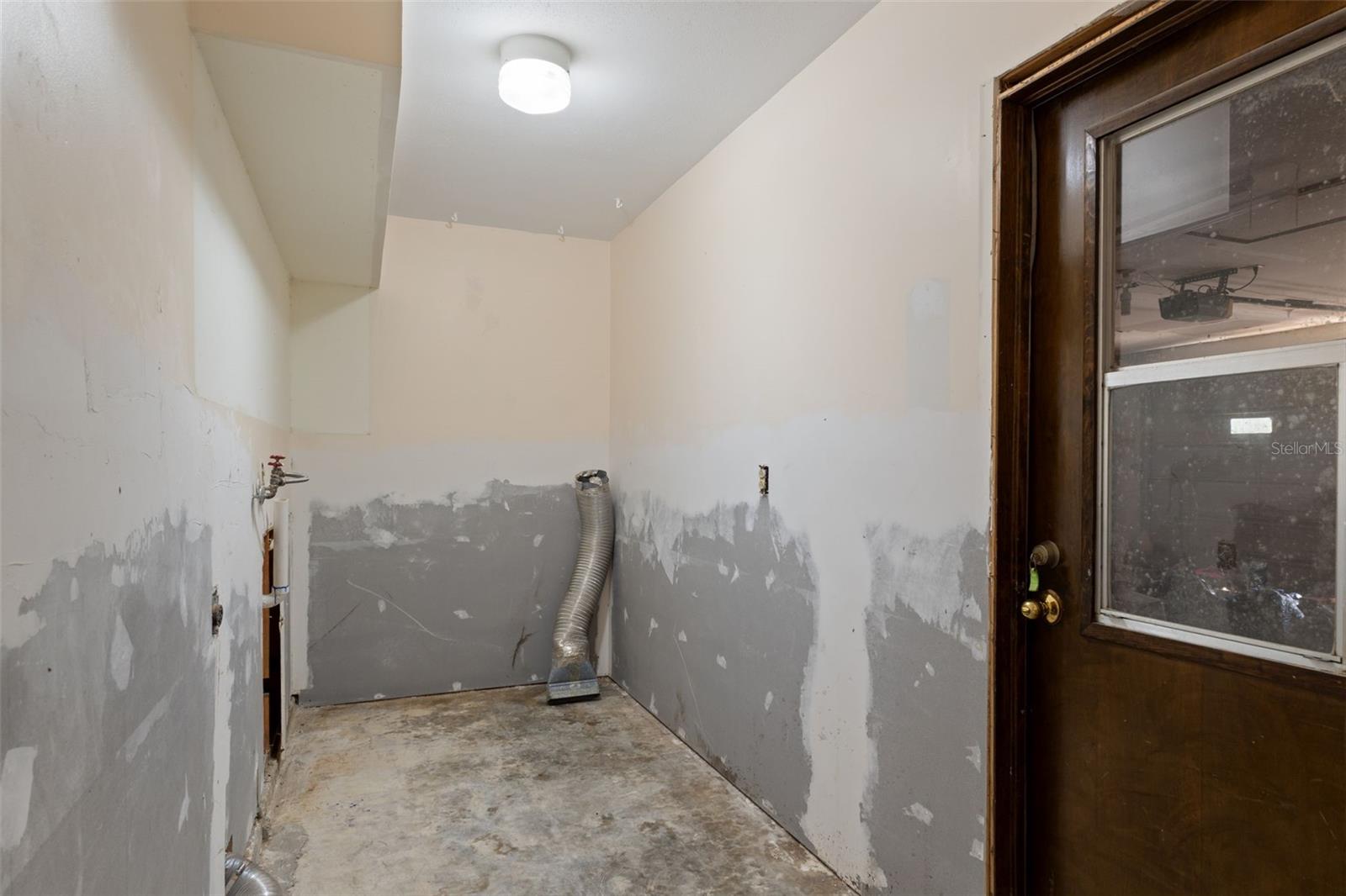 Image 27 of 39 For 5060 Stetson Point Drive