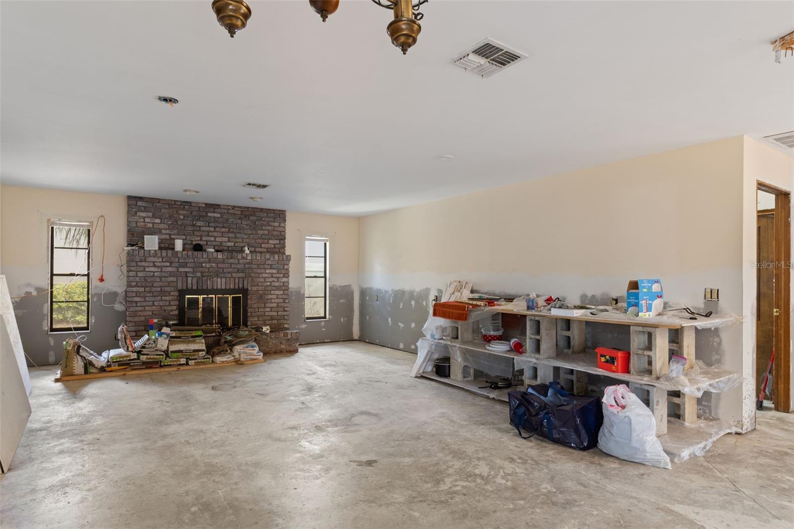 Image 9 of 39 For 5060 Stetson Point Drive