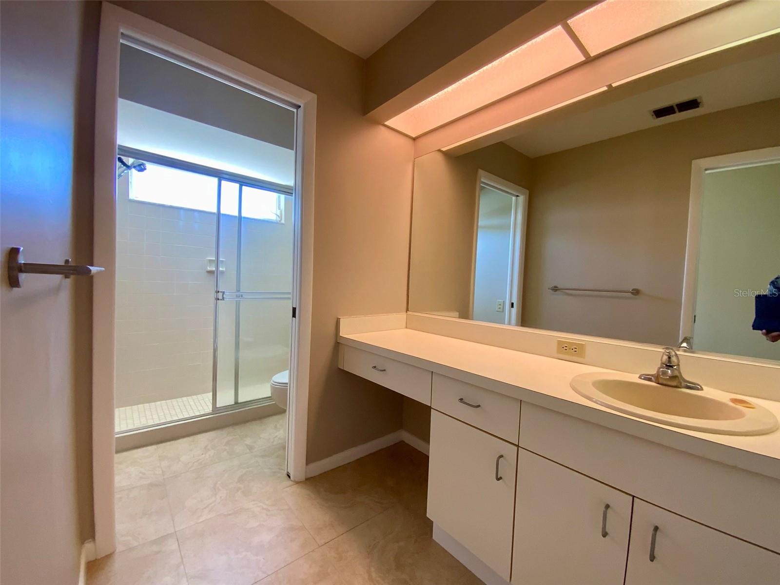 Image 17 of 32 For 4310 Murfield Drive E