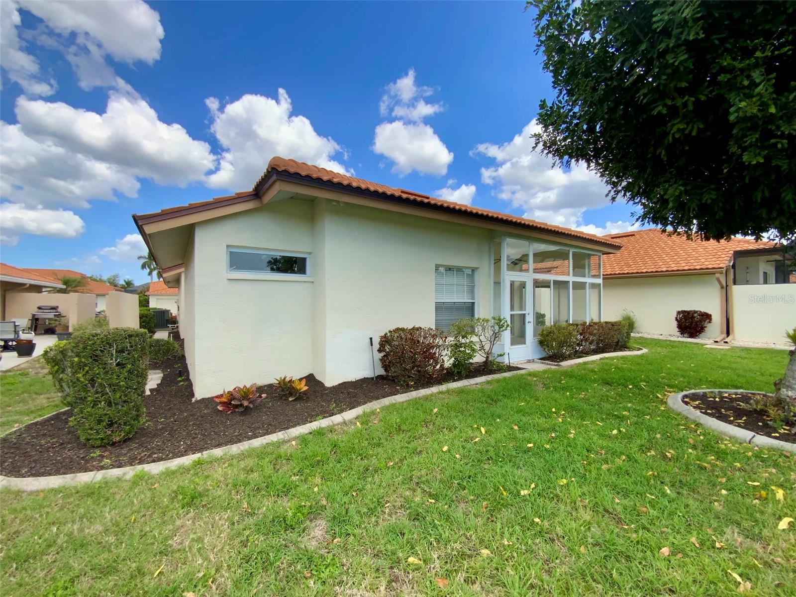 Image 8 of 32 For 4310 Murfield Drive E