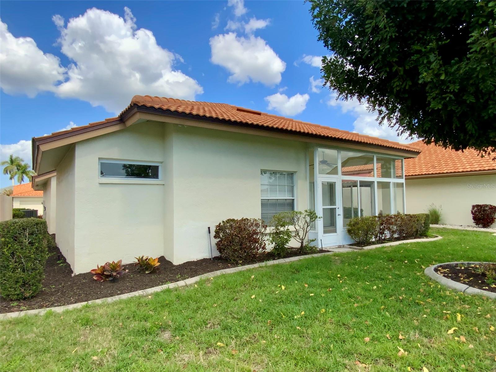 Image 9 of 32 For 4310 Murfield Drive E