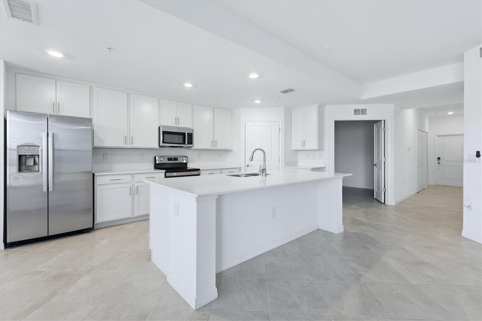 Image 21 of 99 For 12470 Wellen Golf Street 103