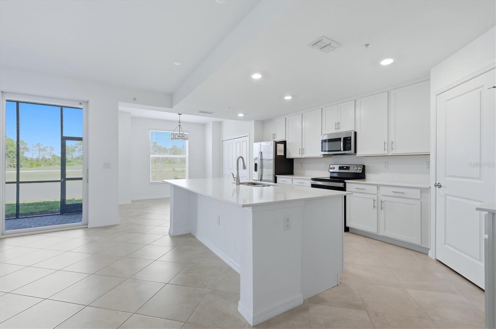 Image 24 of 99 For 12470 Wellen Golf Street 103