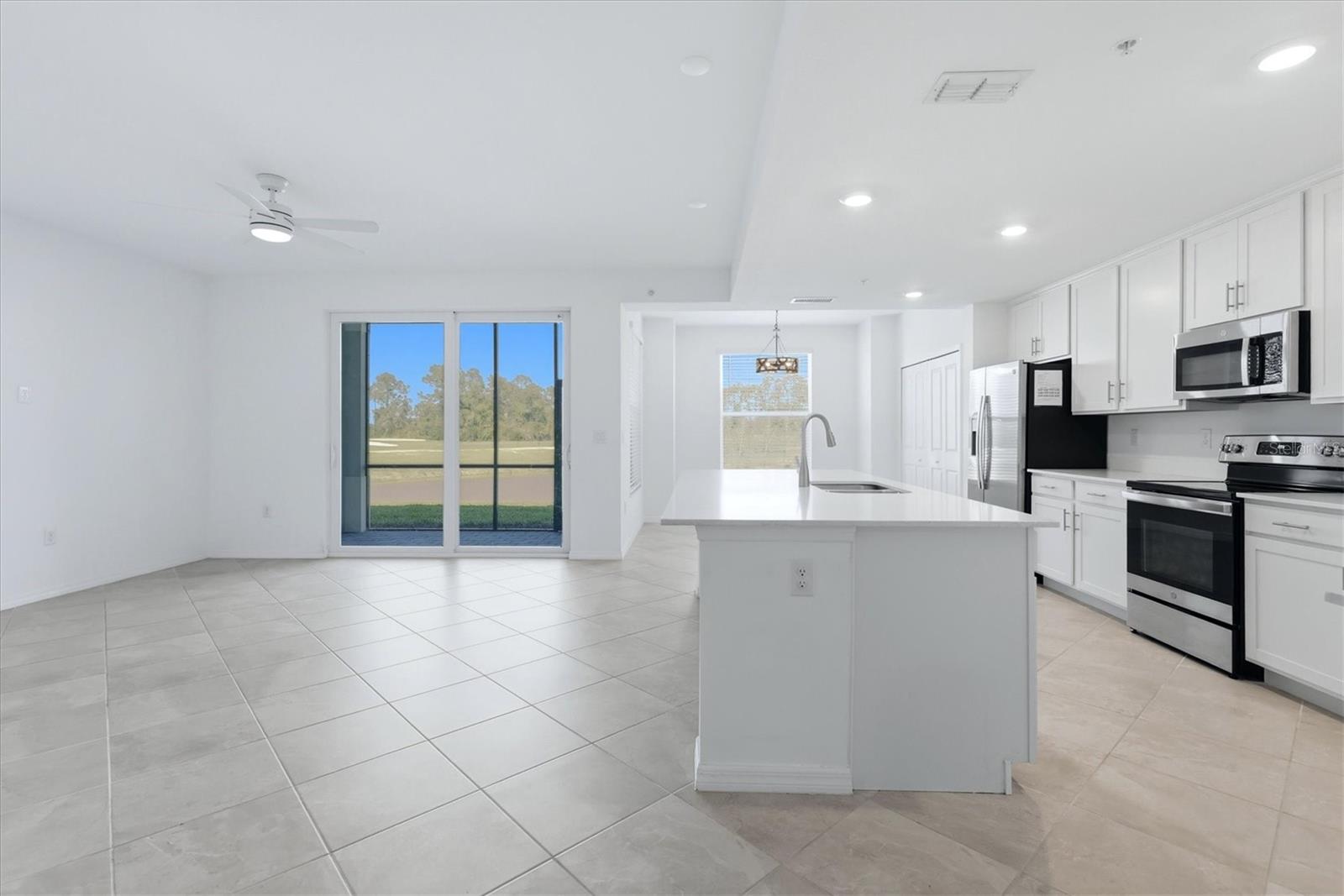 Image 5 of 99 For 12470 Wellen Golf Street 103