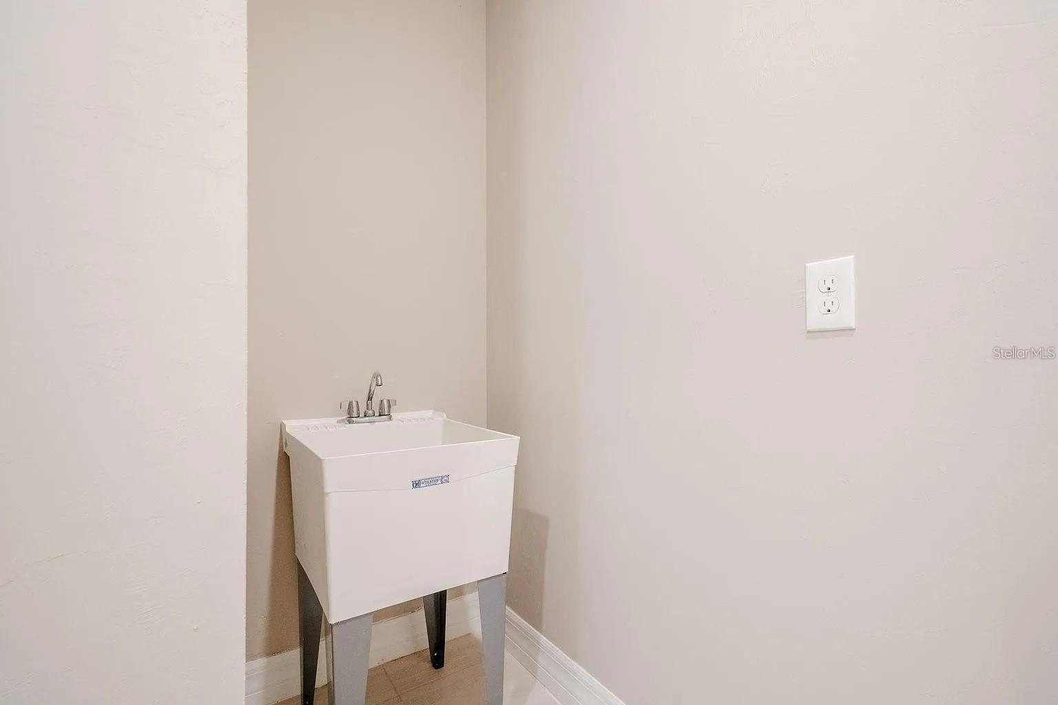 Image 23 of 35 For 2175 Darley Oak Way