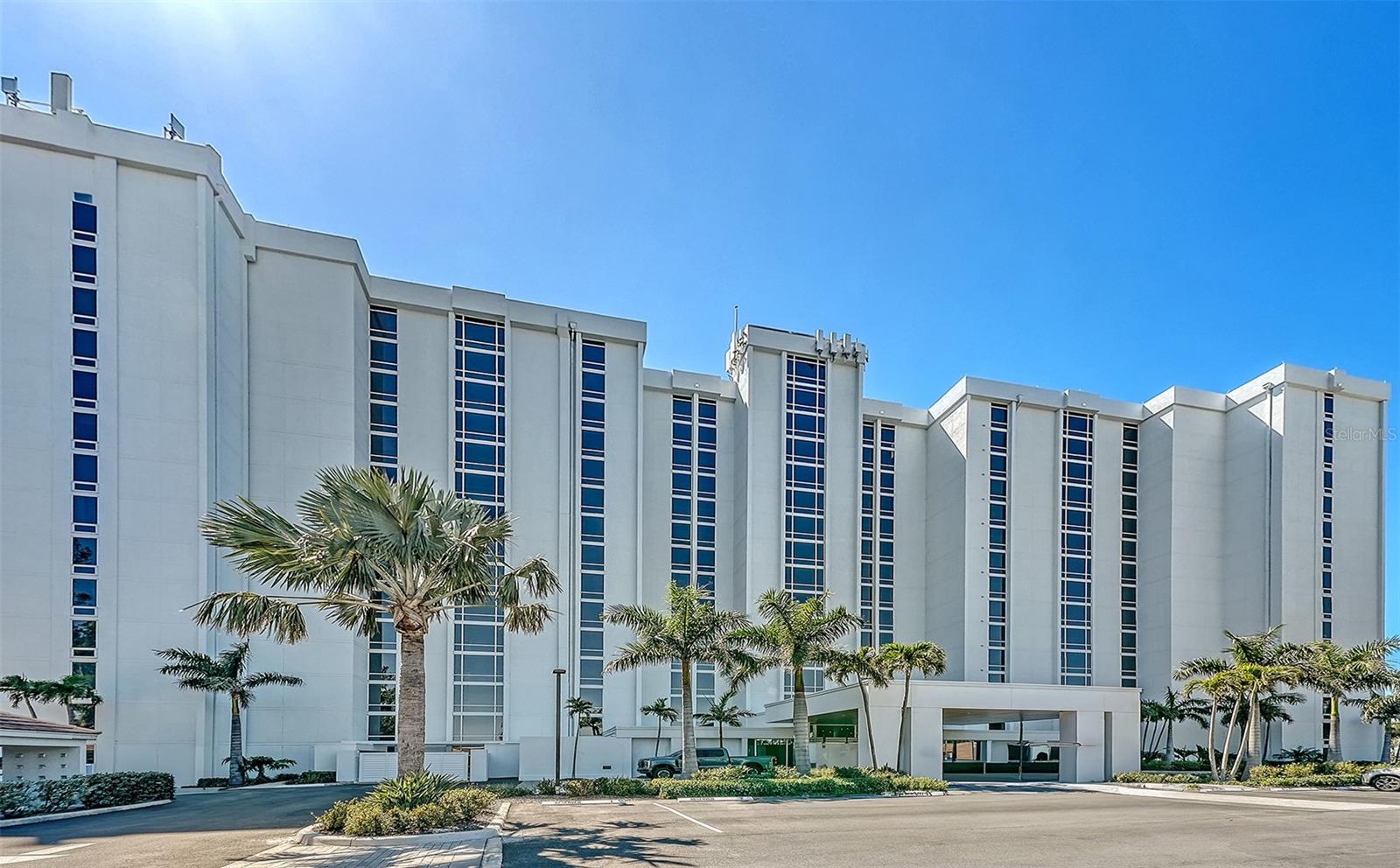 Image 2 of 39 For 2425 Gulf Of Mexico Drive 14e