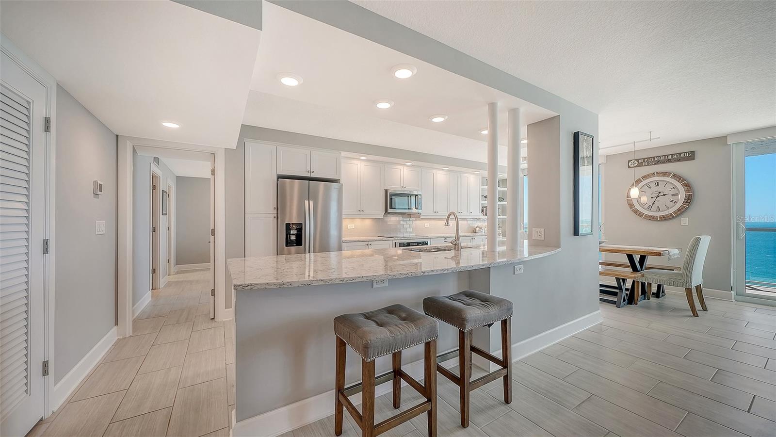 Image 6 of 39 For 2425 Gulf Of Mexico Drive 14e