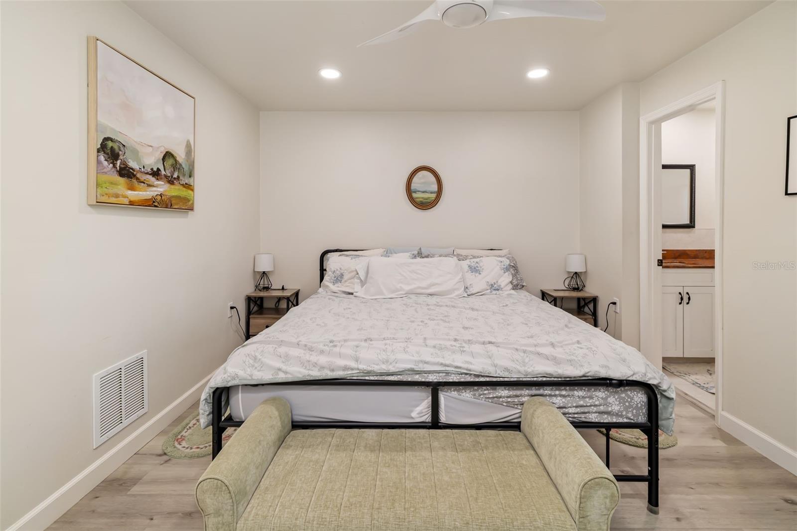 Image 18 of 56 For 5023 Village Gardens Drive 29