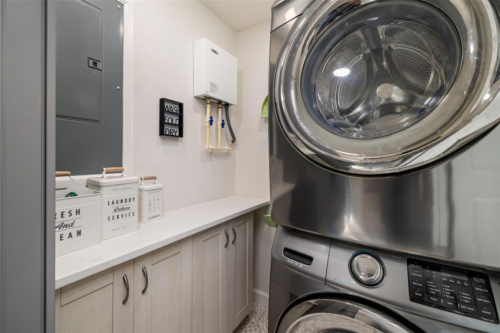 Image 22 of 56 For 5023 Village Gardens Drive 29