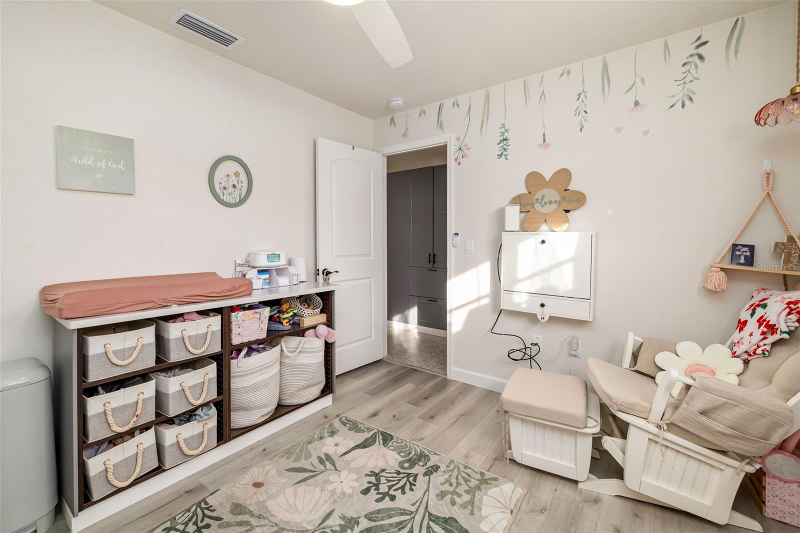 Image 24 of 56 For 5023 Village Gardens Drive 29