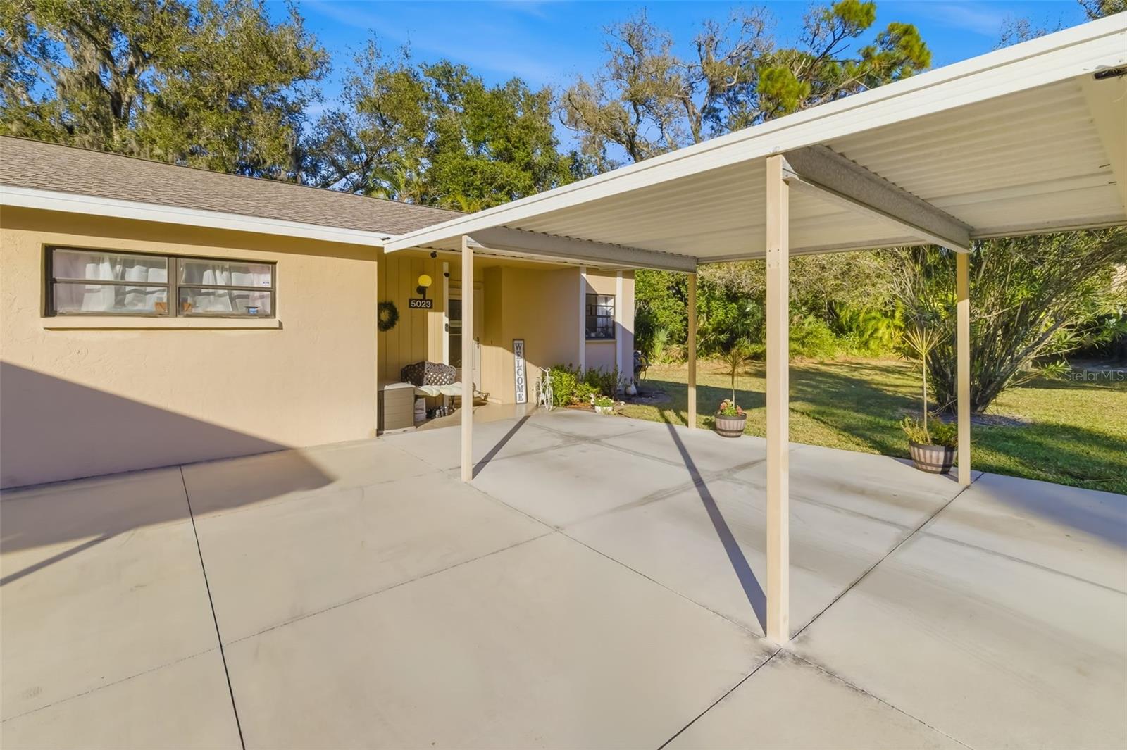 Image 36 of 56 For 5023 Village Gardens Drive 29