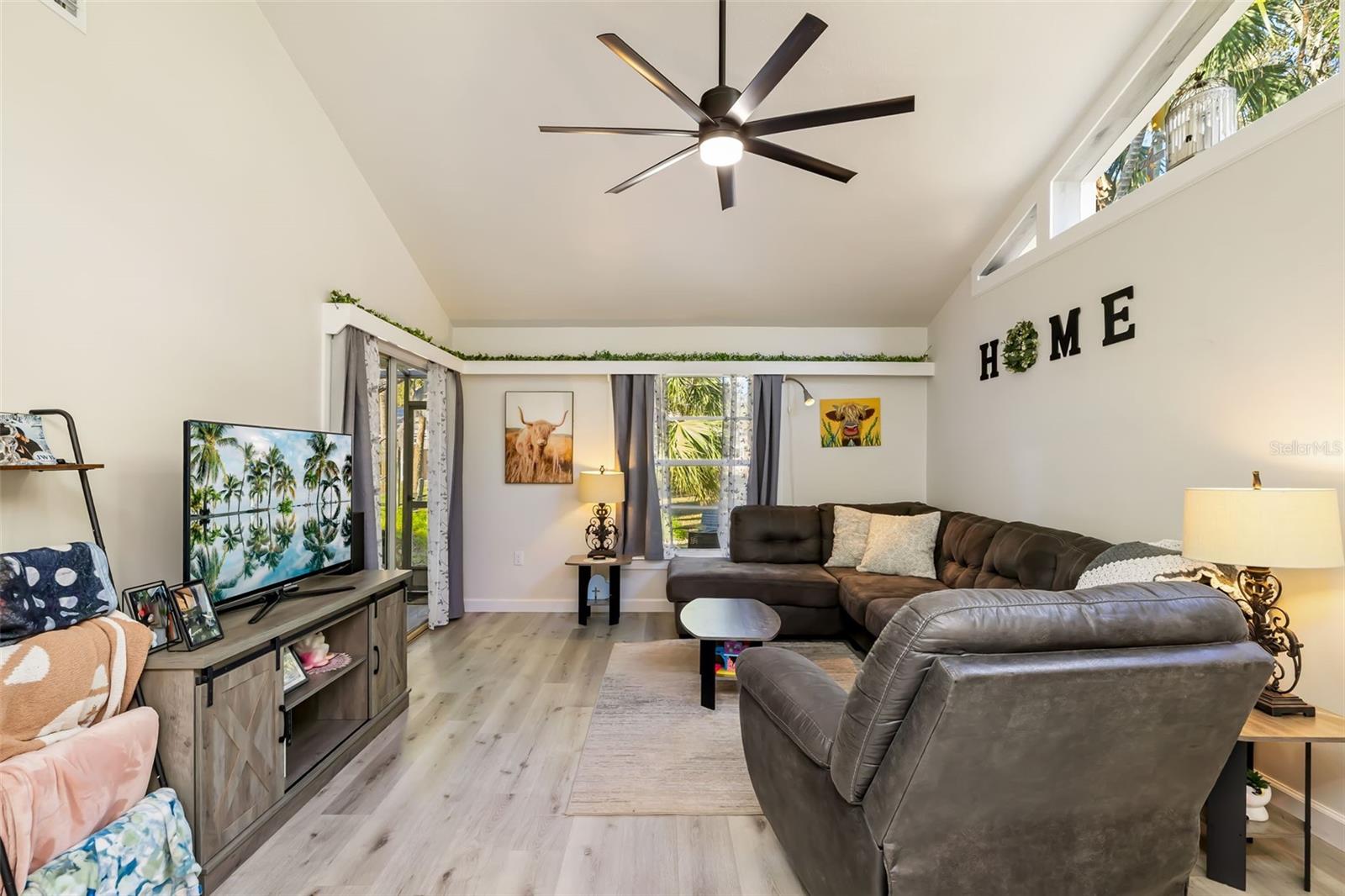 Image 4 of 56 For 5023 Village Gardens Drive 29