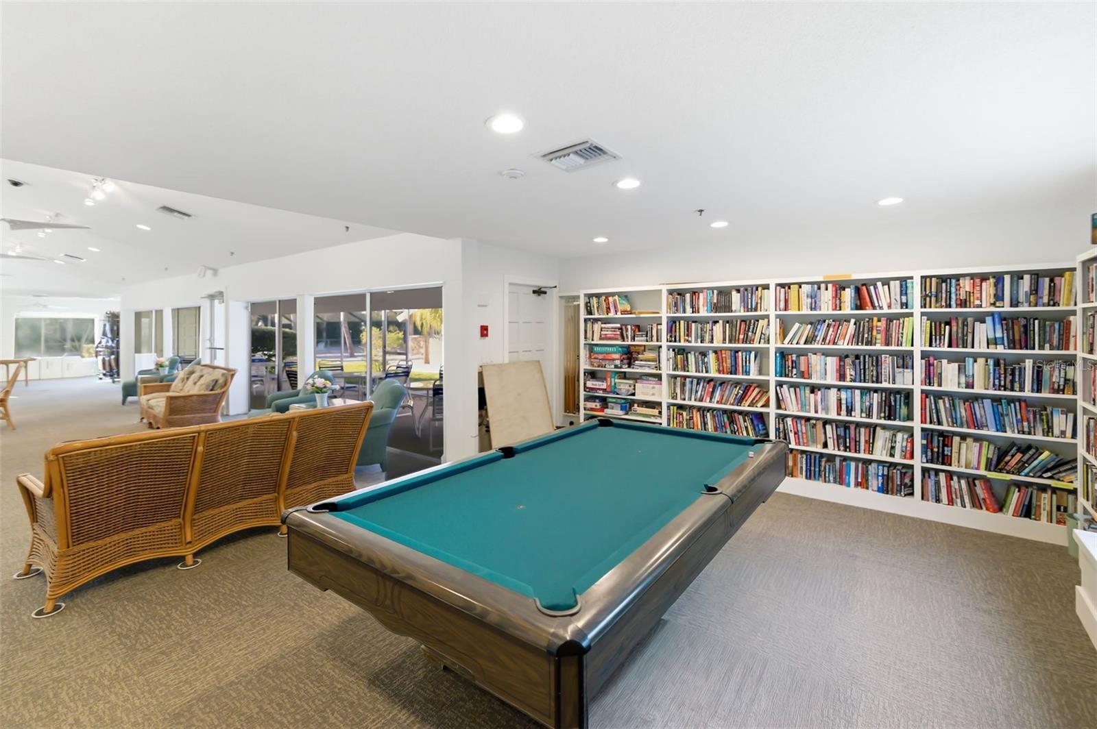 Image 40 of 56 For 5023 Village Gardens Drive 29