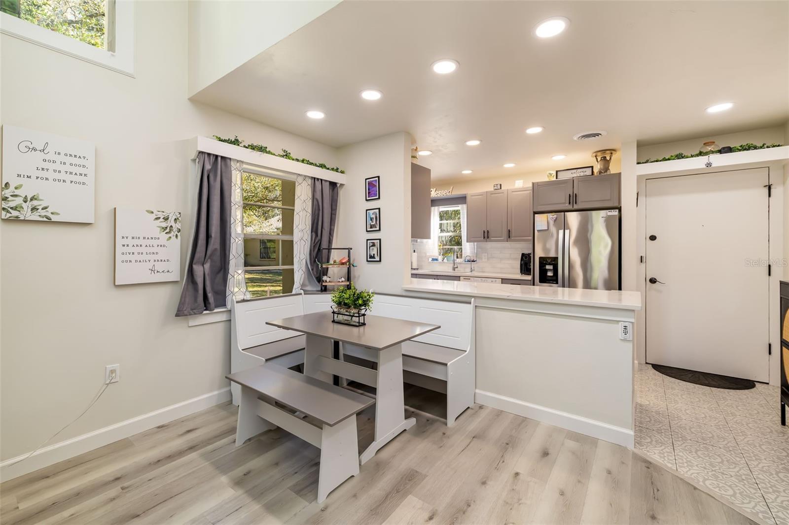 Image 7 of 56 For 5023 Village Gardens Drive 29