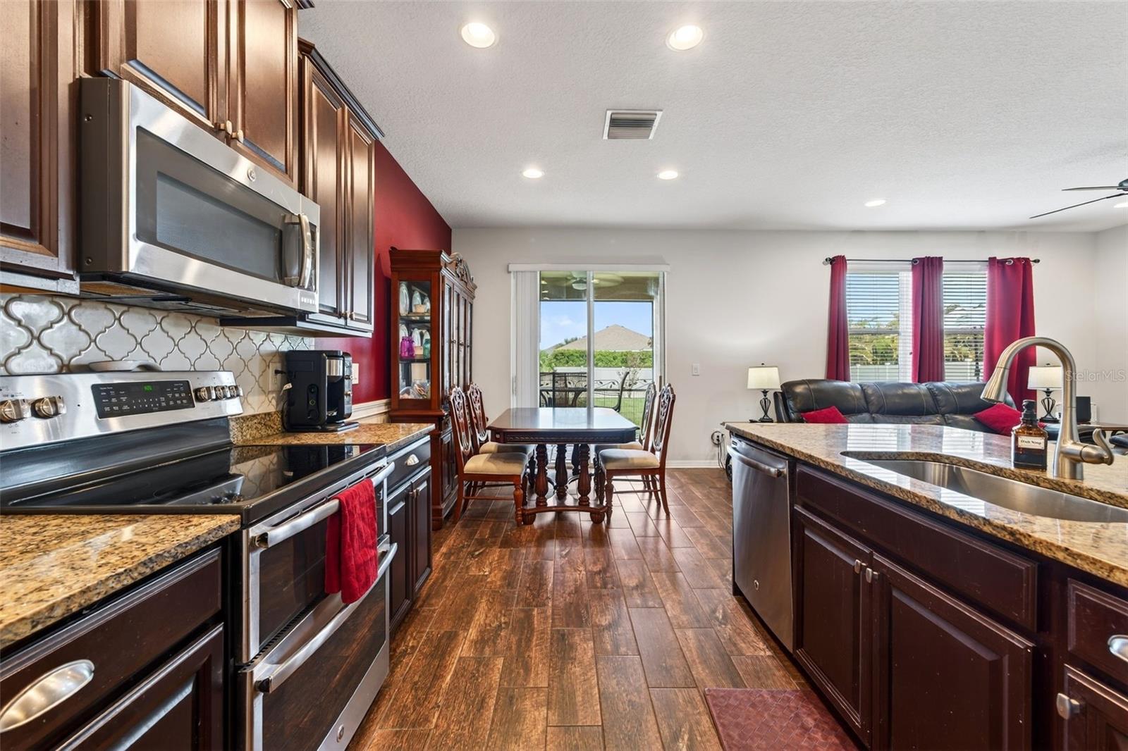 Image 14 of 41 For 10836 79th Street E