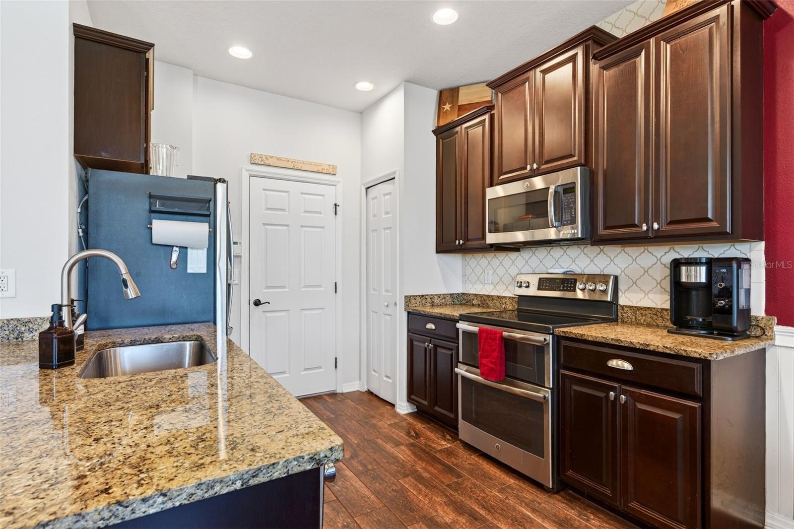 Image 16 of 41 For 10836 79th Street E