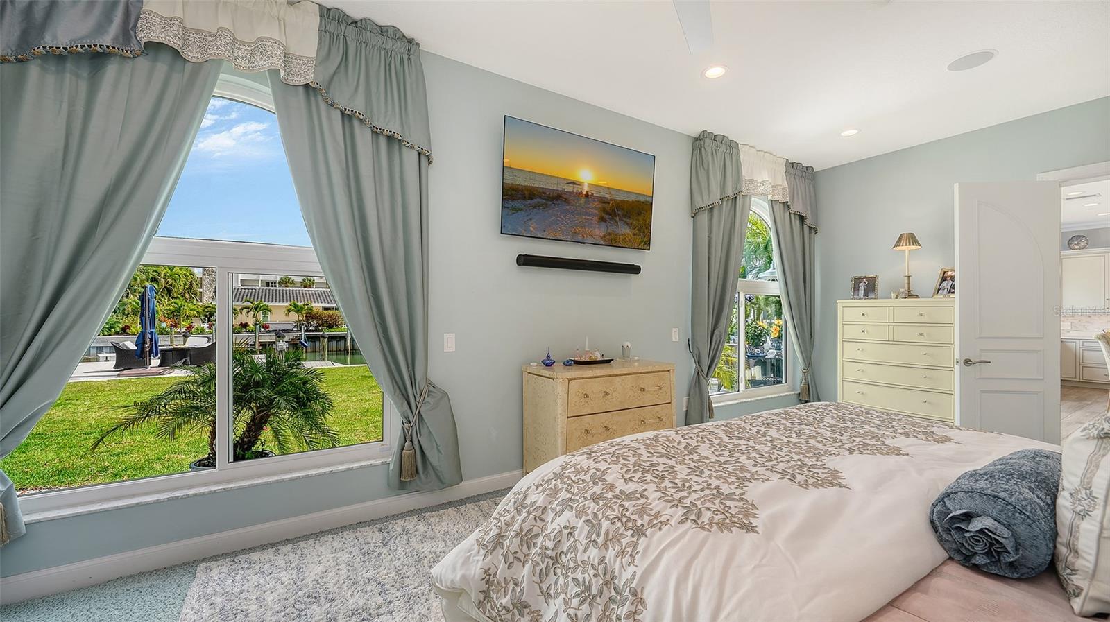 Image 29 of 81 For 536 Ketch Lane