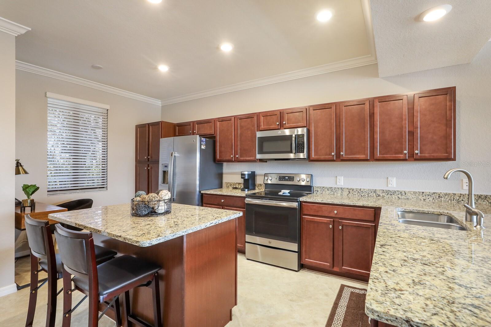 Image 3 of 45 For 16904 Vardon Terrace 304