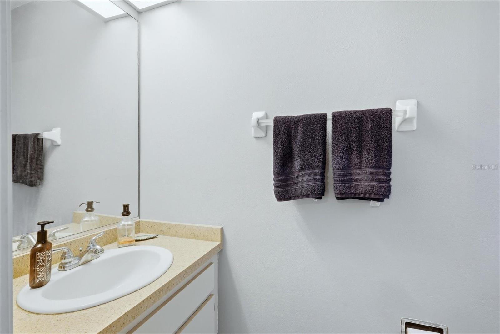 Image 18 of 25 For 4173 Center Pointe Circle 87b