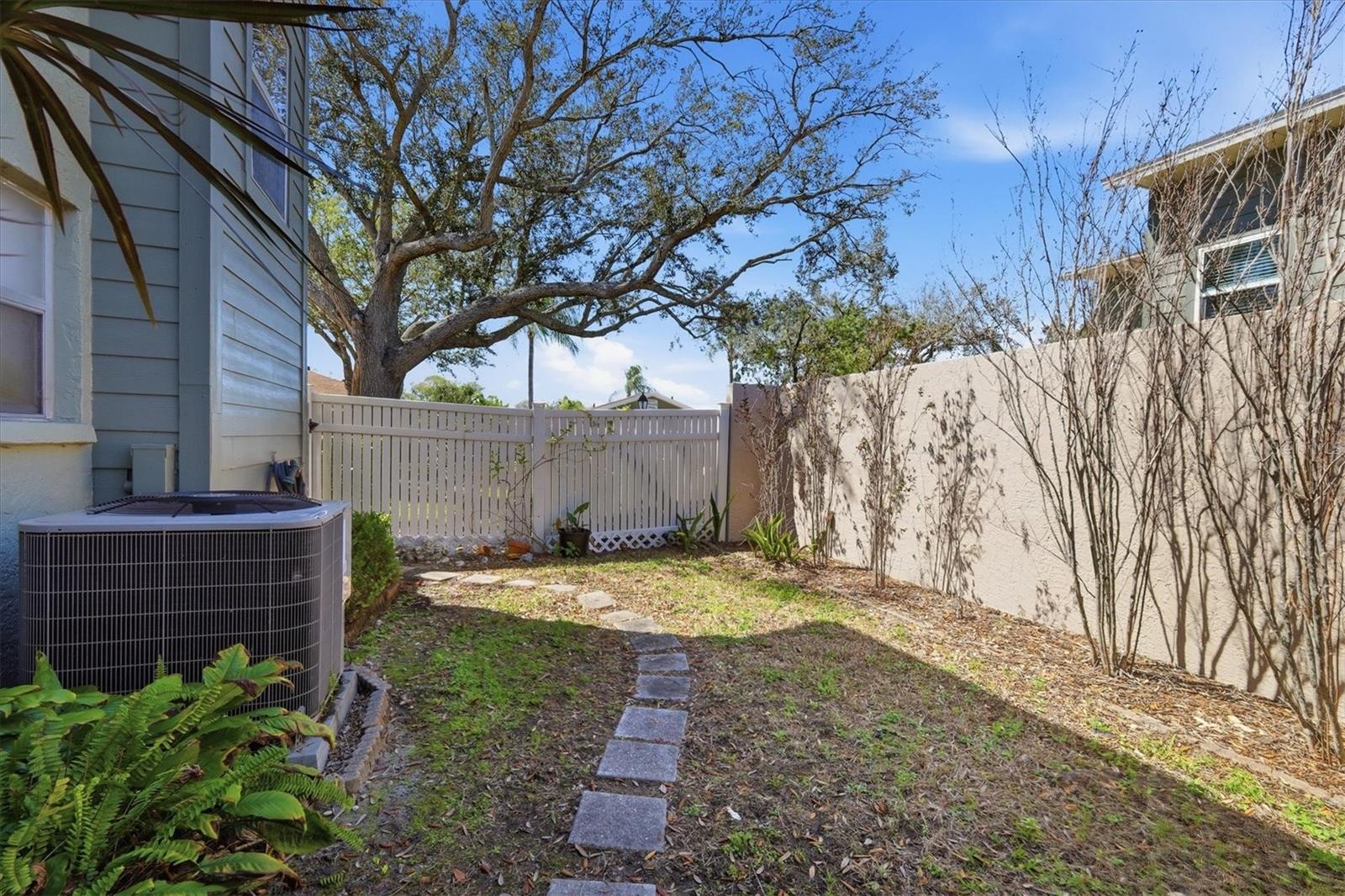 Image 21 of 25 For 4173 Center Pointe Circle 87b