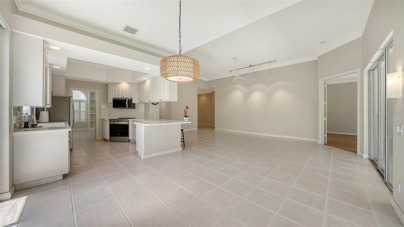 Image 23 of 100 For 7775 Uliva Way