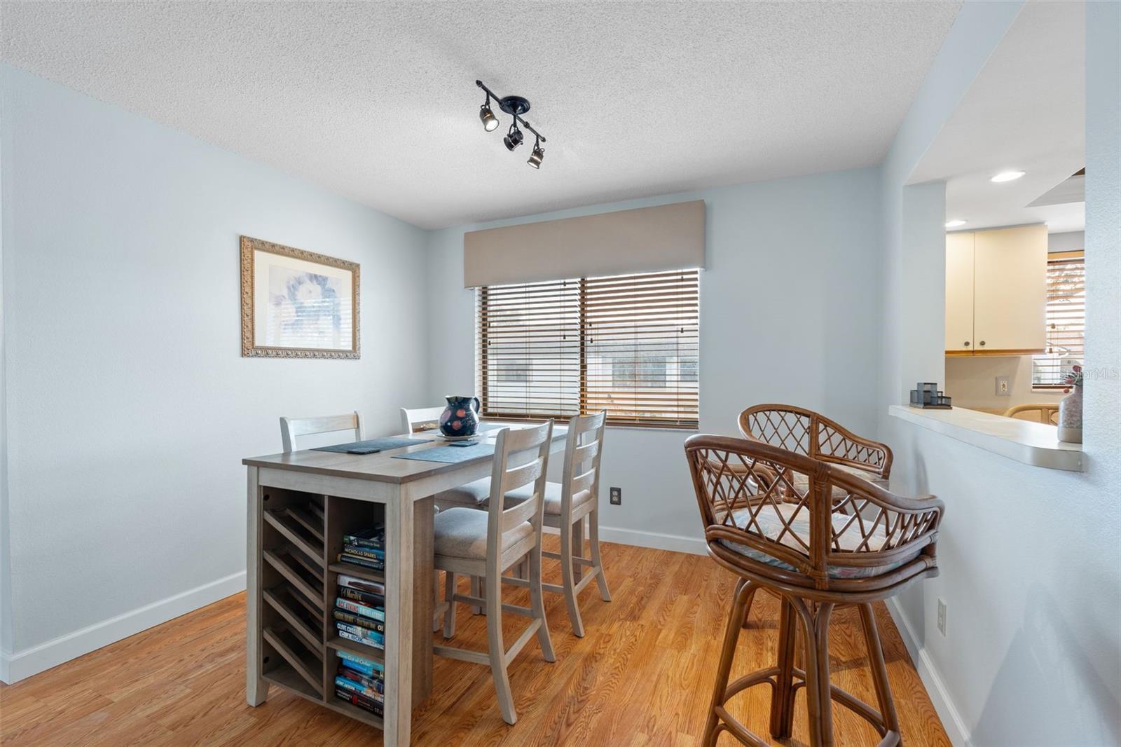 Image 14 of 49 For 808 Capri Isles Boulevard 216