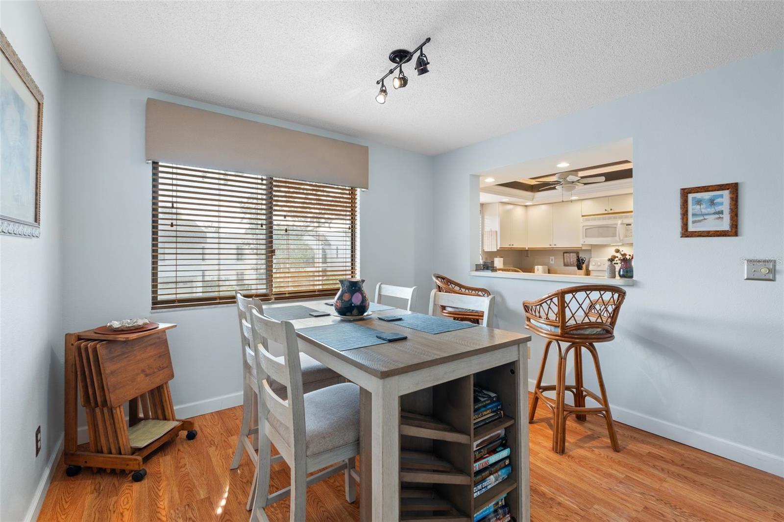 Image 15 of 49 For 808 Capri Isles Boulevard 216