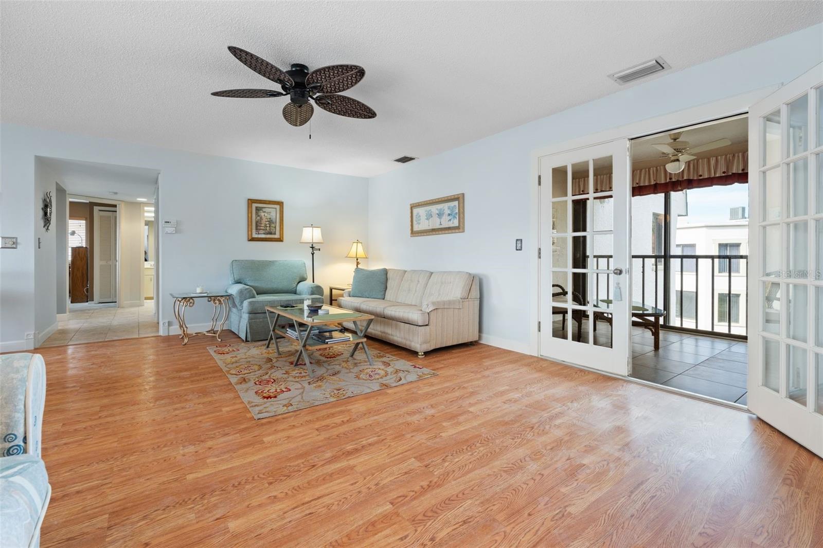 Image 17 of 49 For 808 Capri Isles Boulevard 216