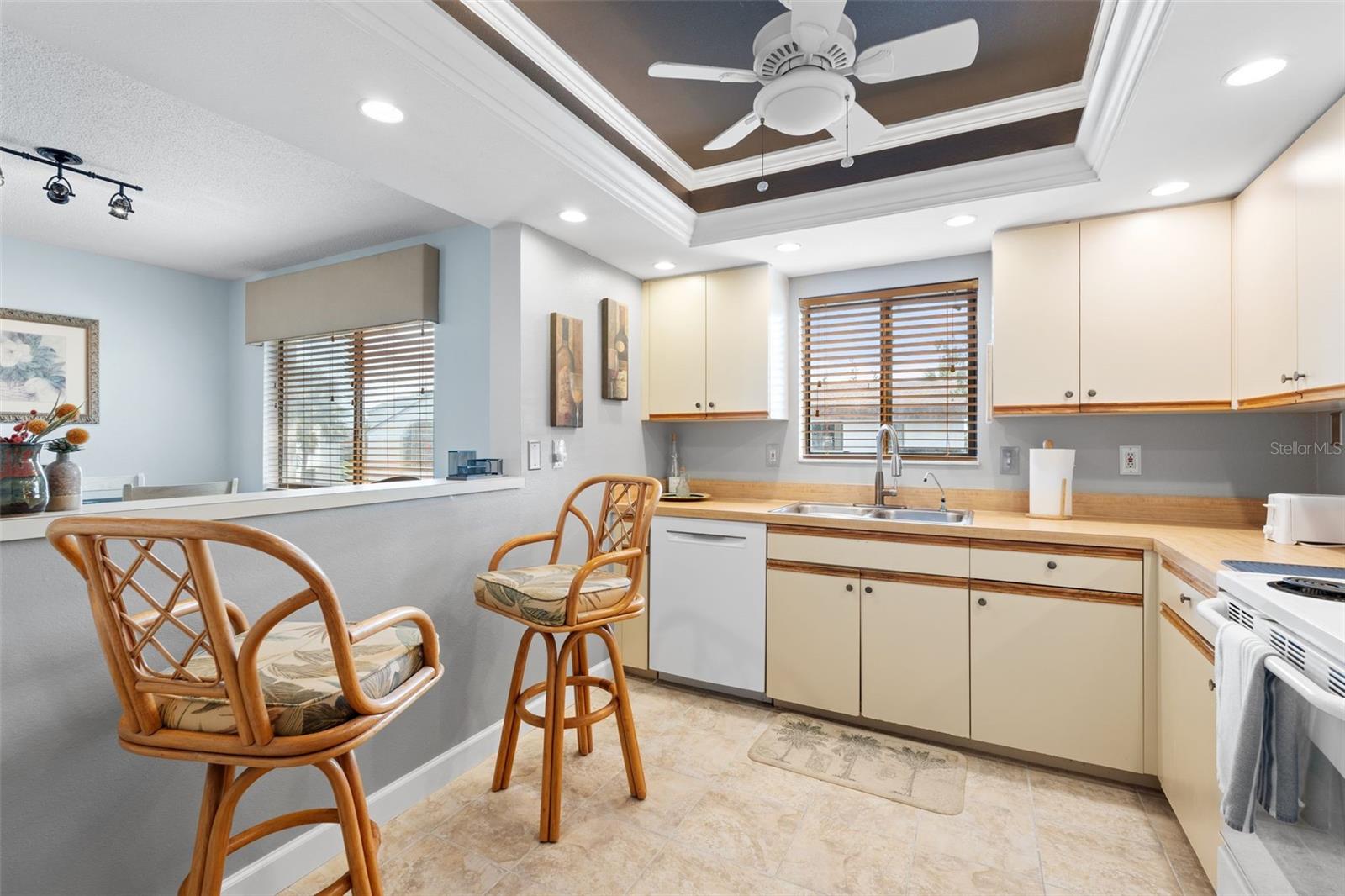 Image 9 of 49 For 808 Capri Isles Boulevard 216