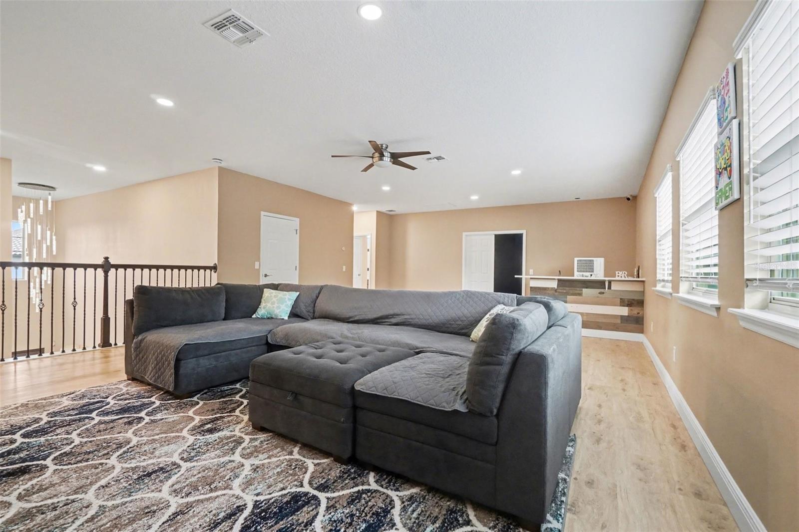 Image 14 of 39 For 17987 Gourd Neck Loop