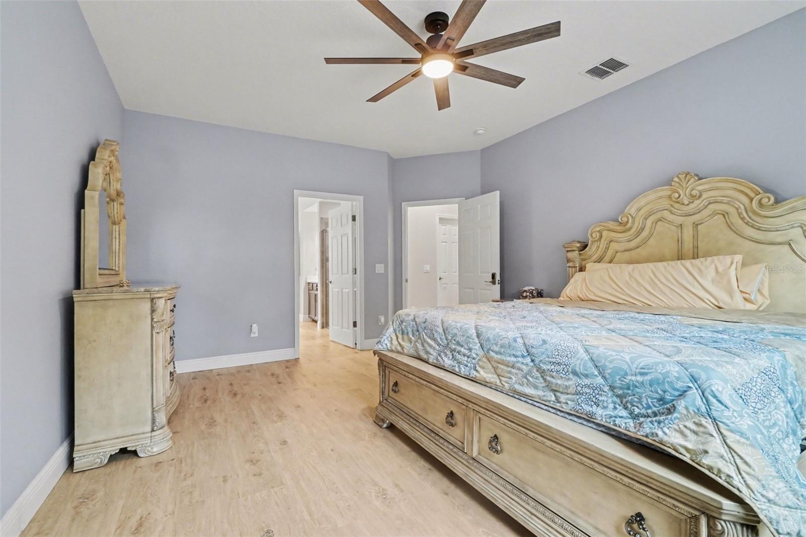 Image 18 of 39 For 17987 Gourd Neck Loop