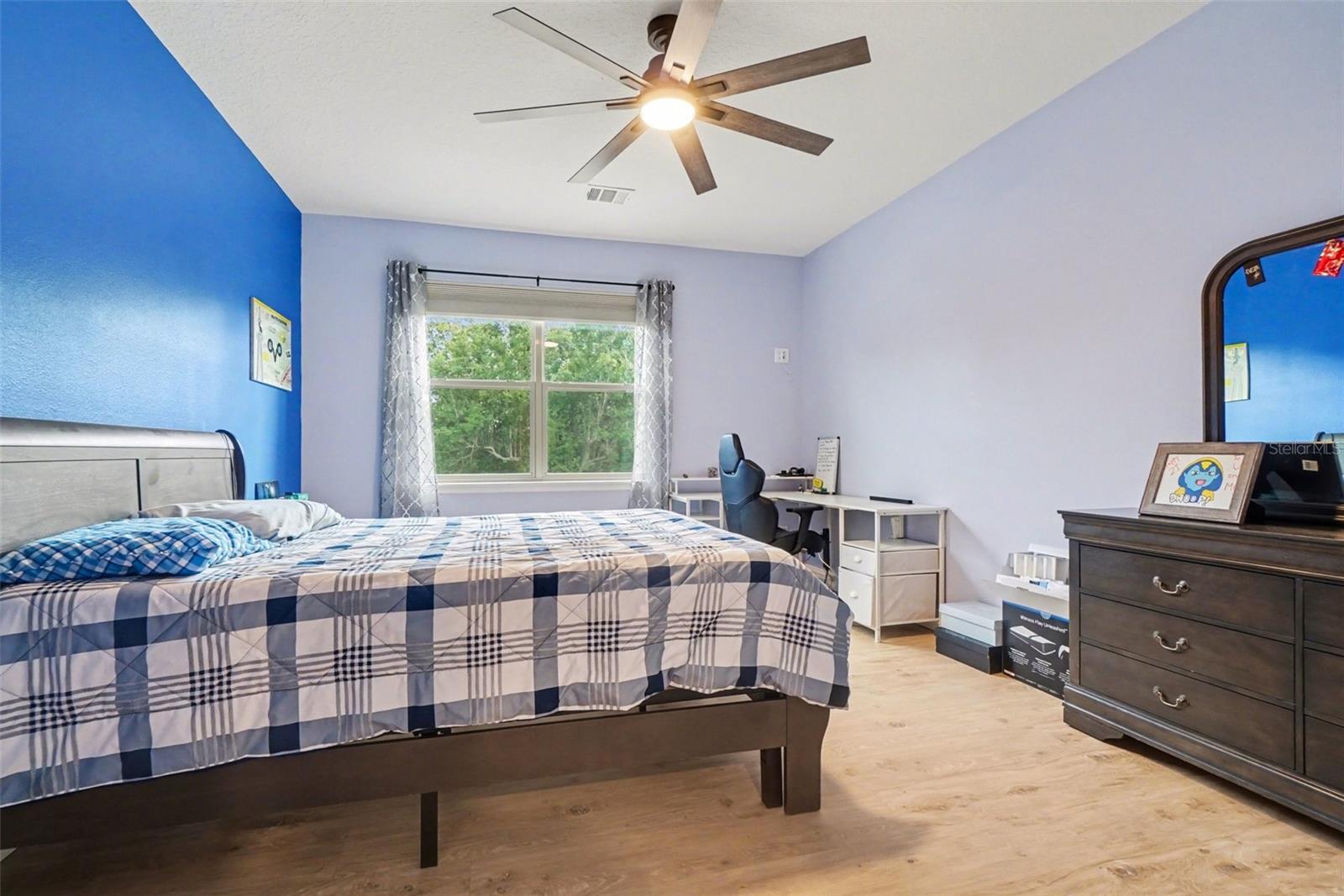 Image 19 of 39 For 17987 Gourd Neck Loop