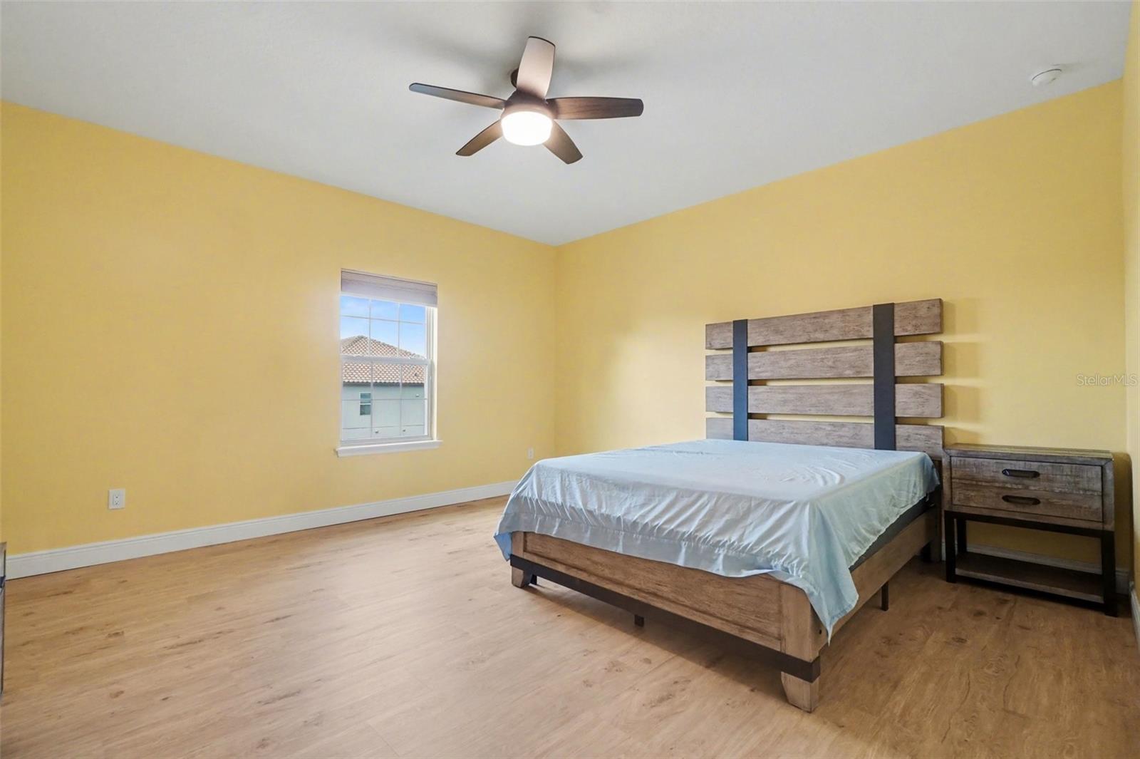 Image 21 of 39 For 17987 Gourd Neck Loop