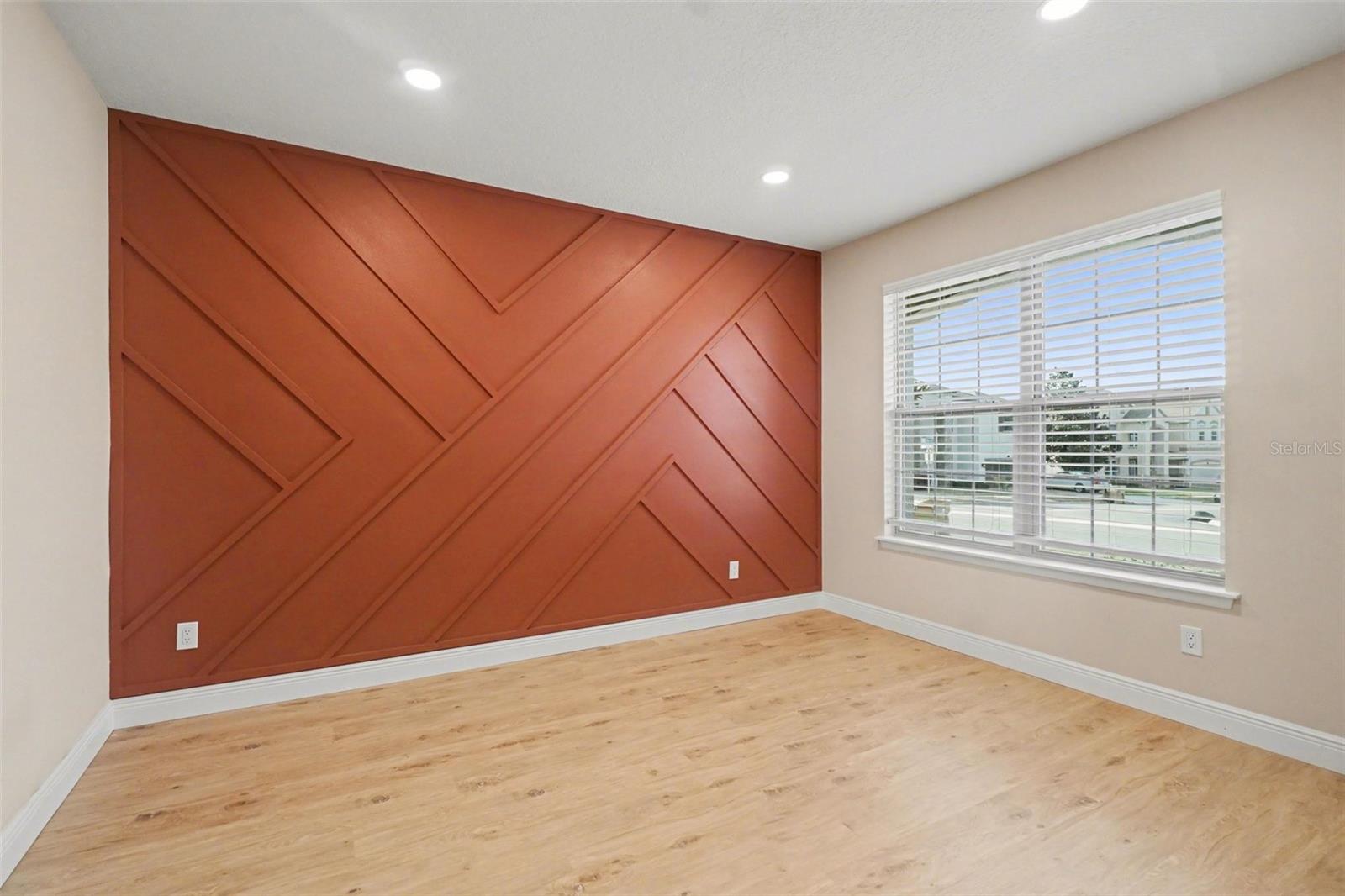 Image 23 of 39 For 17987 Gourd Neck Loop