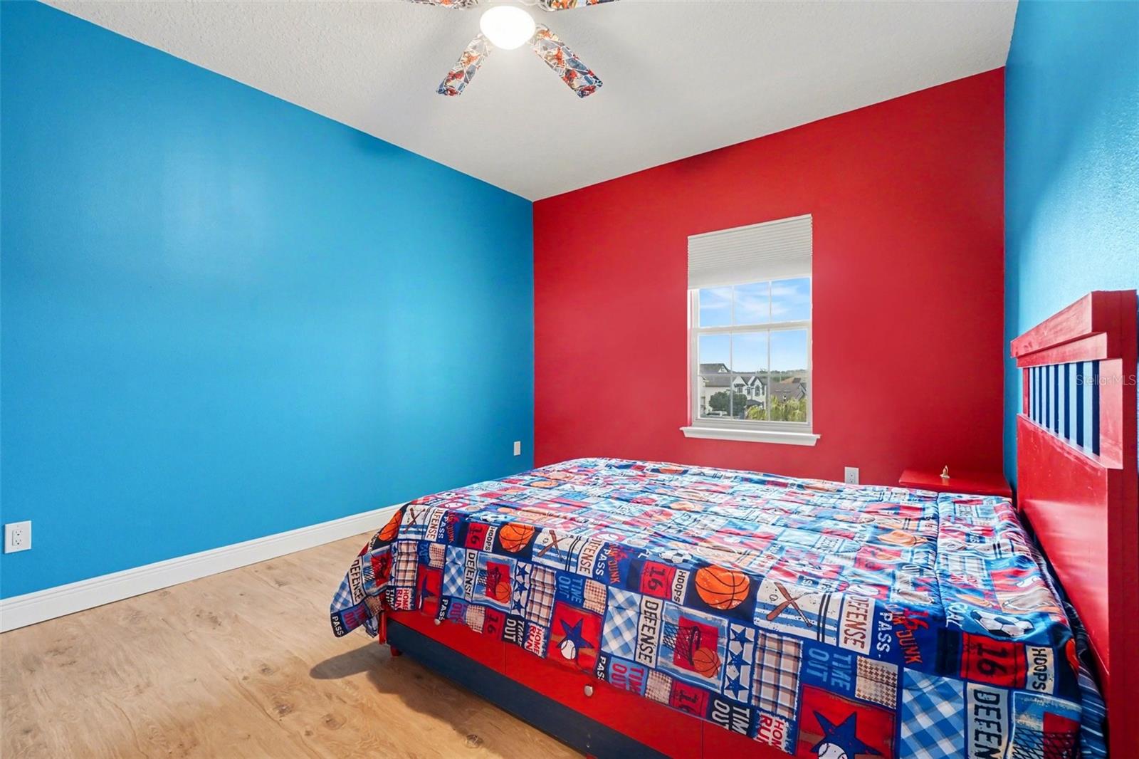 Image 27 of 39 For 17987 Gourd Neck Loop